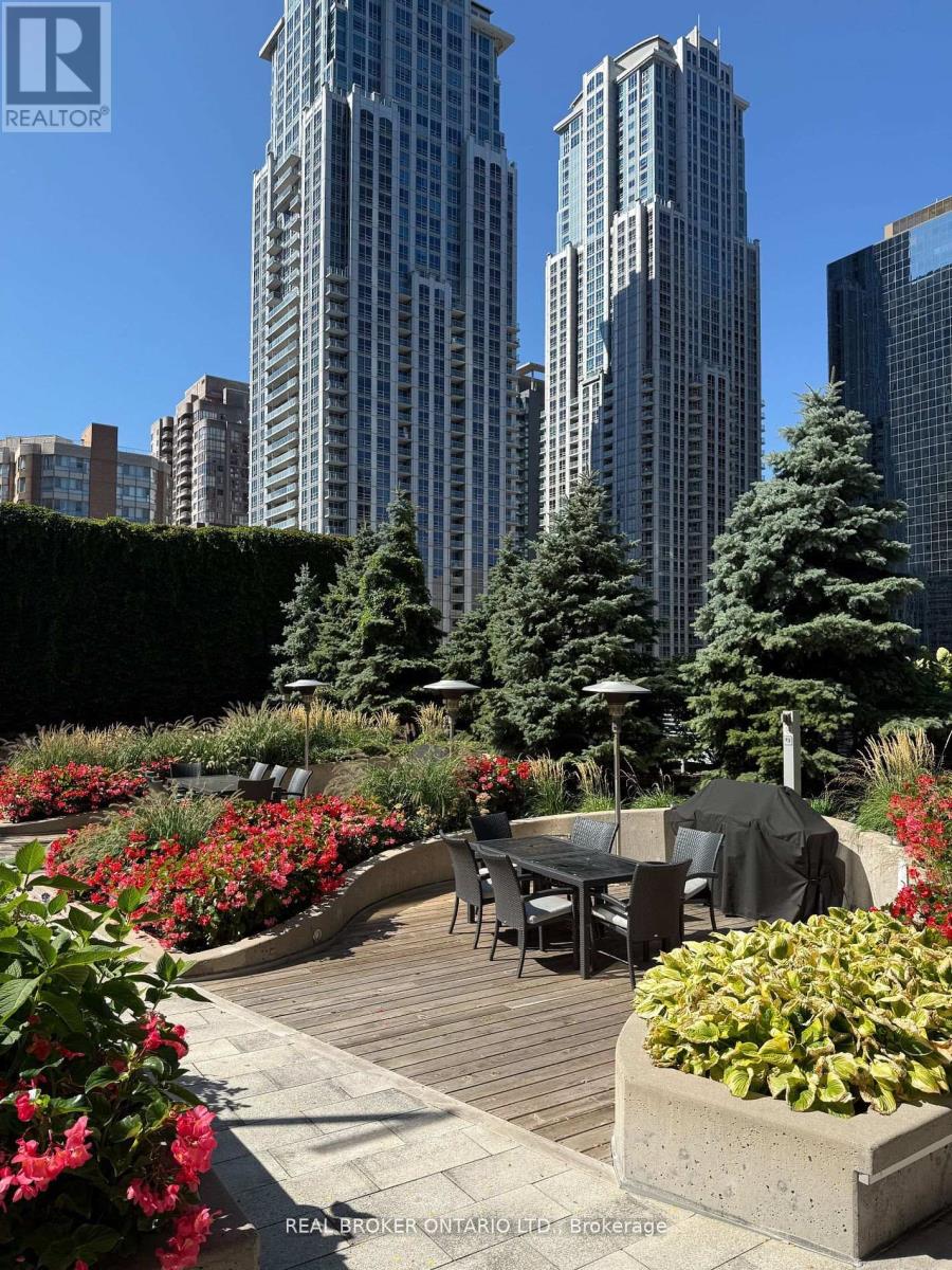 7510 - 388 Yonge Street, Toronto, Ontario  M5B 0A4 - Photo 24 - C12450161