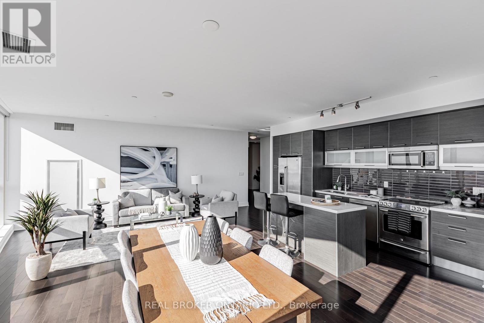 7510 - 388 Yonge Street, Toronto, Ontario  M5B 0A4 - Photo 8 - C12450161