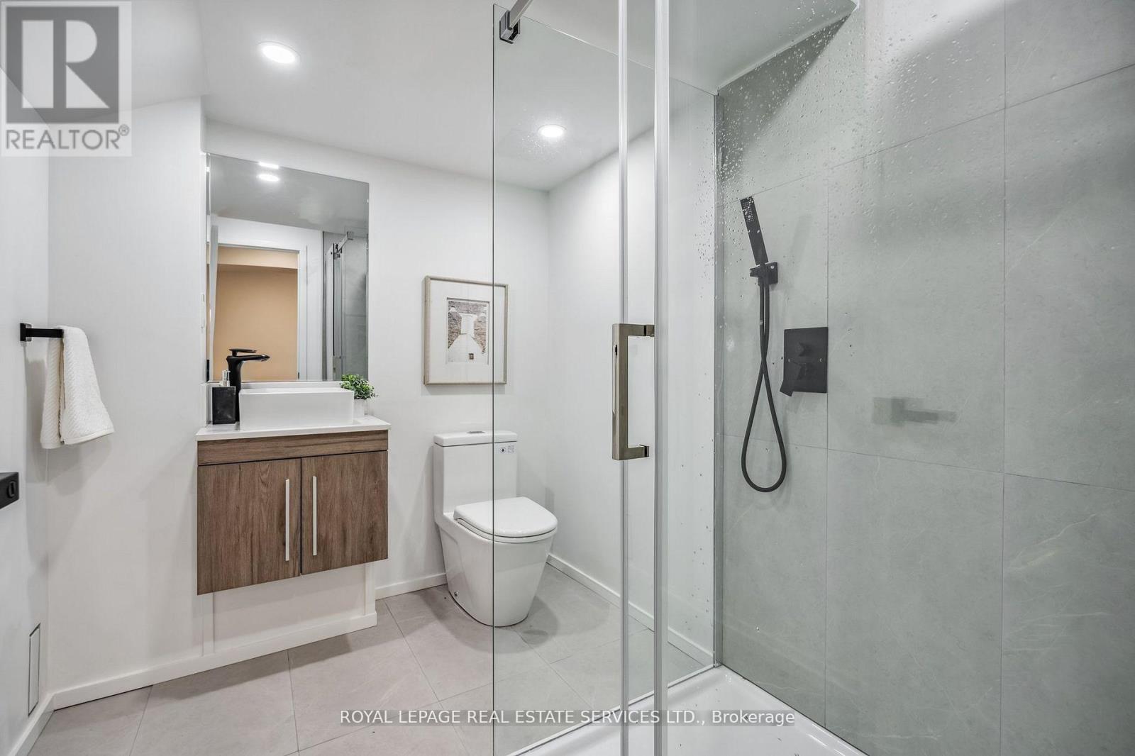 1657 Glenvista Drive, Oakville, Ontario  L6H 6K6 - Photo 31 - W12450713