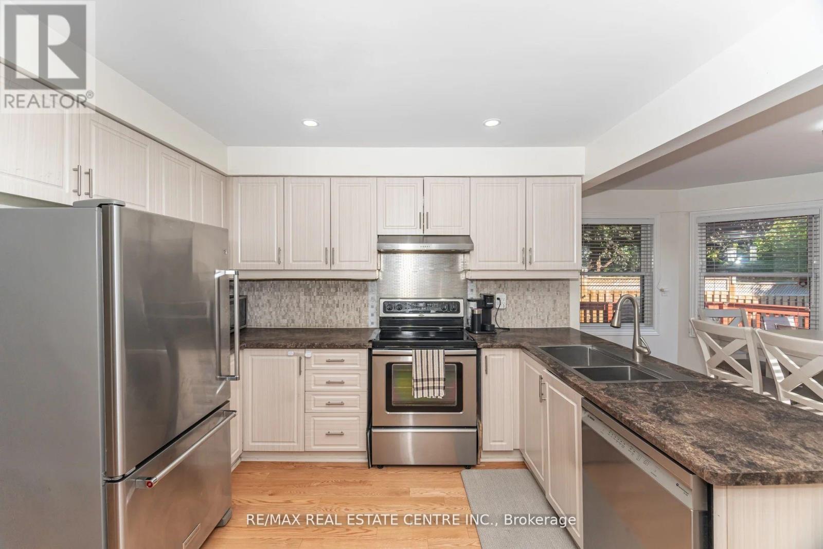 10 Nipissing Crescent, Brampton, Ontario  L6S 5A6 - Photo 12 - W12450717