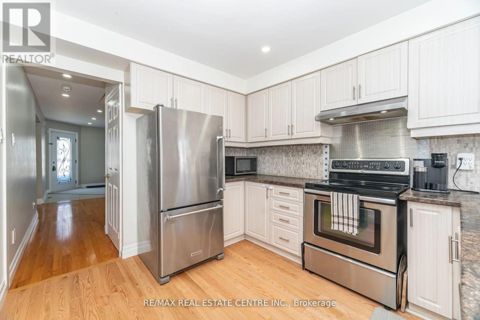 10 Nipissing Crescent, Brampton, Ontario  L6S 5A6 - Photo 14 - W12450717