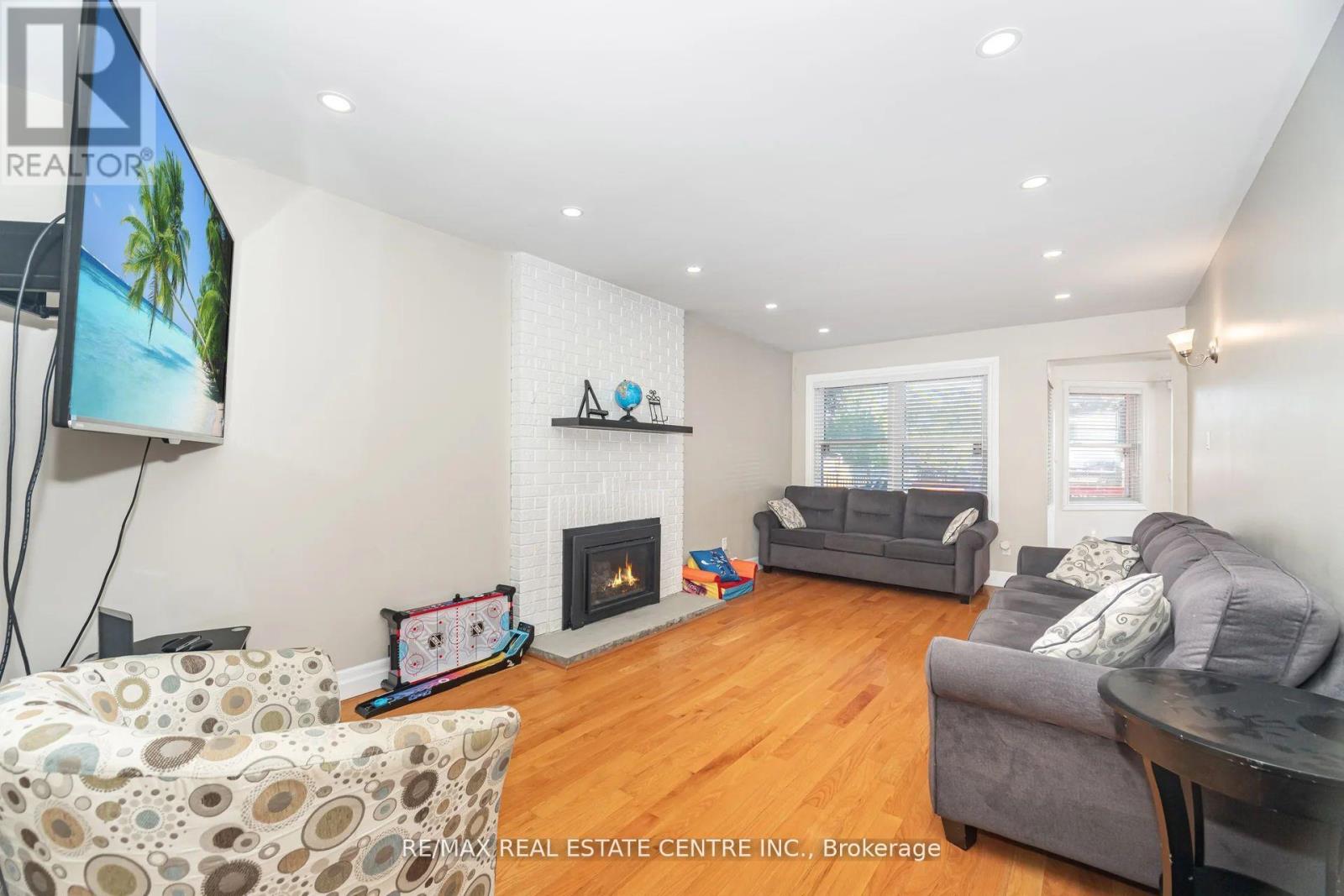10 Nipissing Crescent, Brampton, Ontario  L6S 5A6 - Photo 17 - W12450717