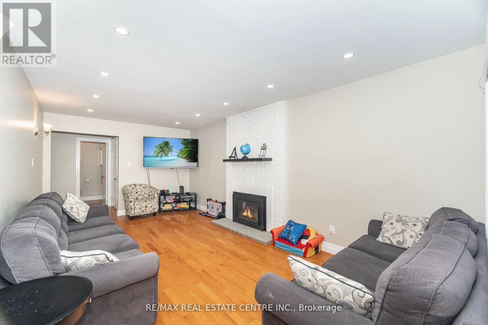 10 Nipissing Crescent, Brampton, Ontario  L6S 5A6 - Photo 19 - W12450717