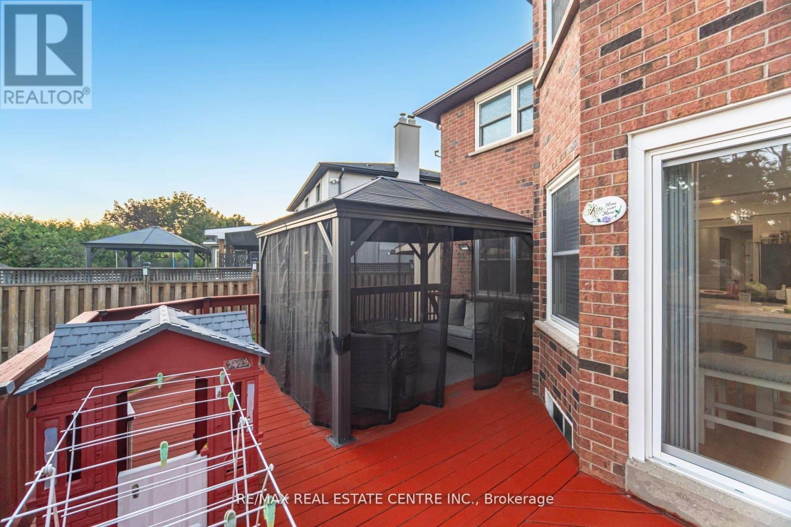 10 Nipissing Crescent, Brampton, Ontario  L6S 5A6 - Photo 34 - W12450717