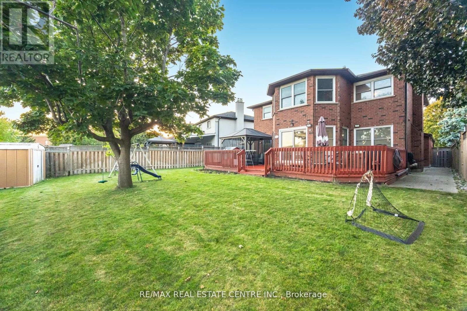 10 Nipissing Crescent, Brampton, Ontario  L6S 5A6 - Photo 35 - W12450717