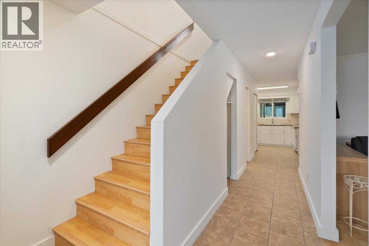 663-665 Harrison Avenue, Coquitlam, British Columbia  V3J 3Z6 - Photo 4 - R3055622