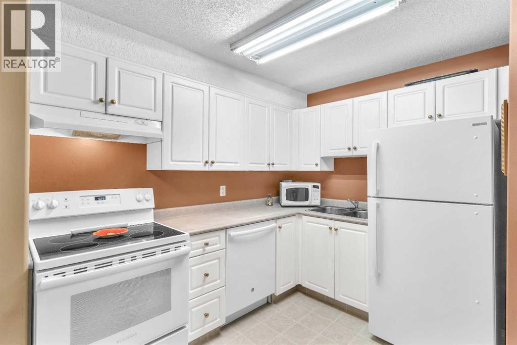 215, 550 Prominence Rise Sw, Calgary, Alberta  T3H 5J1 - Photo 7 - A2257936