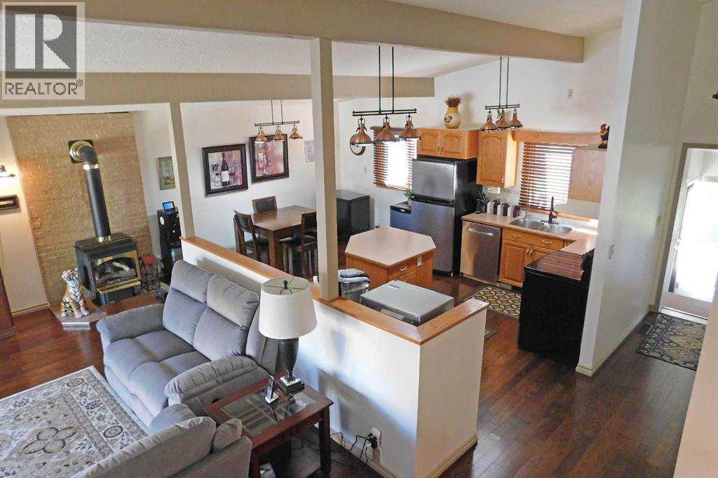 5039 4 Street W, Claresholm, Alberta  T0L 0T0 - Photo 7 - A2261169