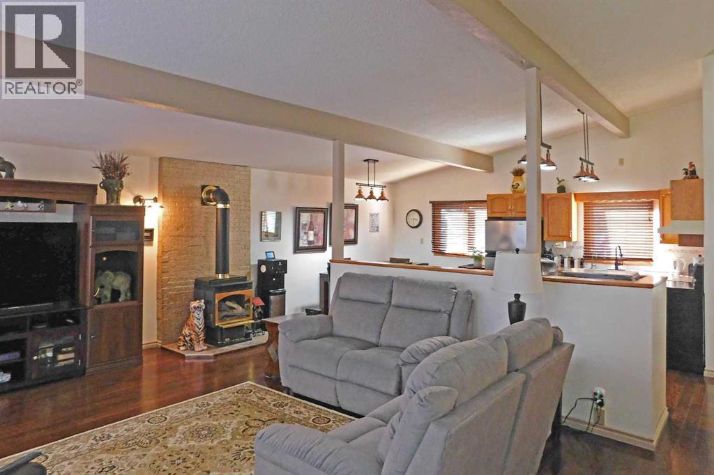 5039 4 Street W, Claresholm, Alberta  T0L 0T0 - Photo 3 - A2261169