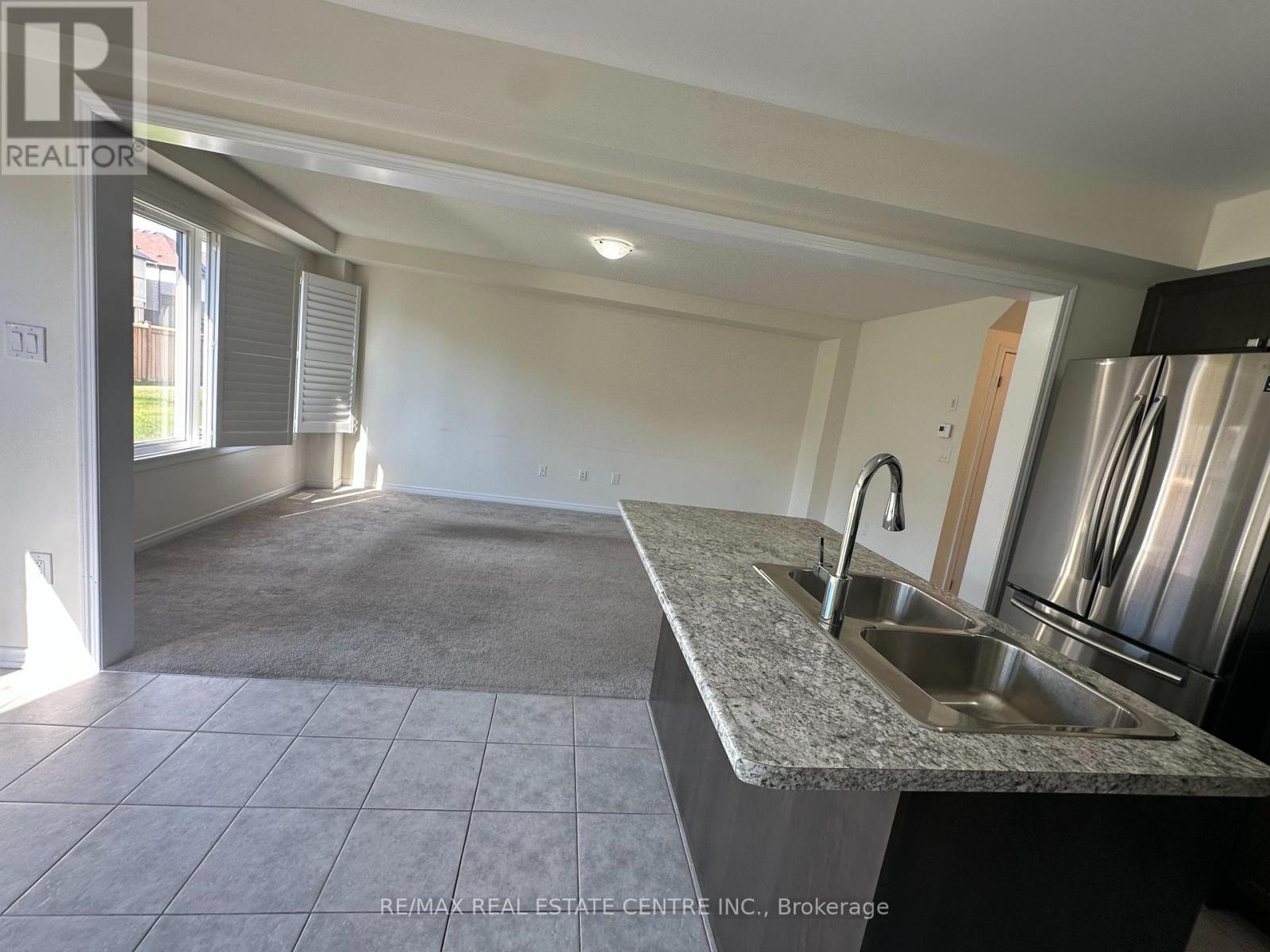 49 Queens Mary Drive S, Hamilton, Ontario  L8J 0M4 - Photo 4 - X12450705