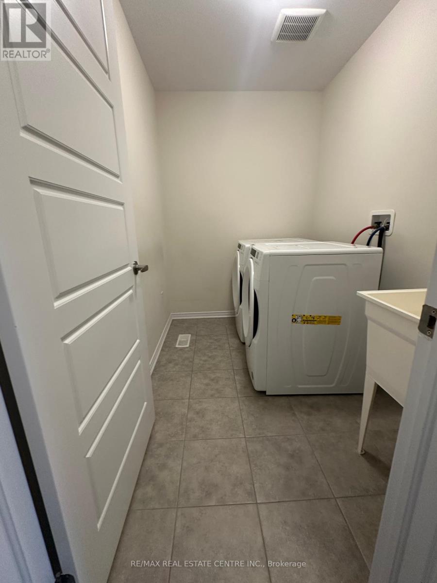 49 Queens Mary Drive S, Hamilton, Ontario  L8J 0M4 - Photo 9 - X12450705