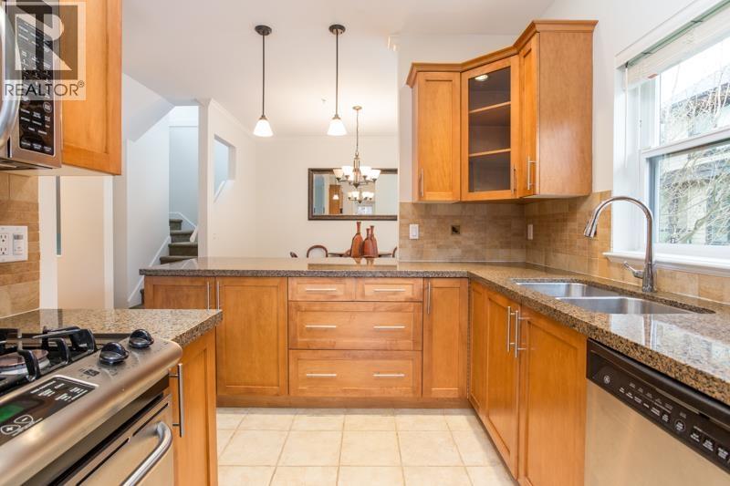 10 3150 Sunnyhurst Road, North Vancouver, British Columbia  V7K 2G3 - Photo 5 - R3056449