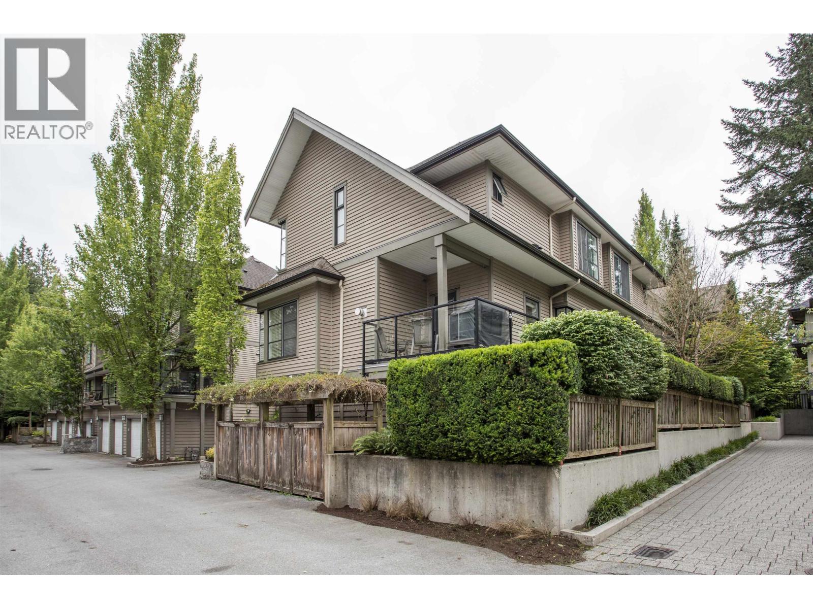 10 3150 Sunnyhurst Road, North Vancouver, British Columbia  V7K 2G3 - Photo 1 - R3056449