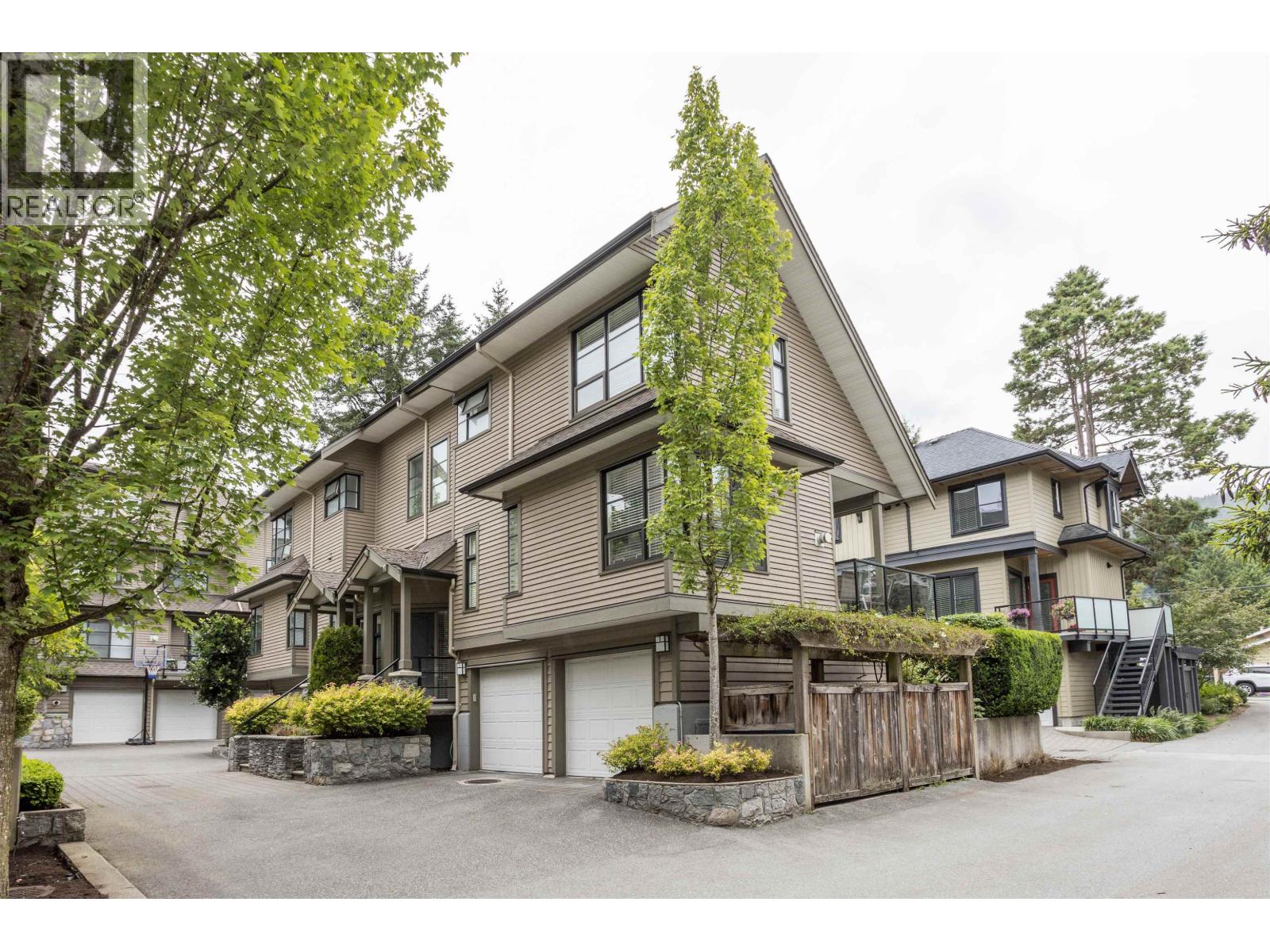 10 3150 Sunnyhurst Road, North Vancouver, British Columbia  V7K 2G3 - Photo 2 - R3056449