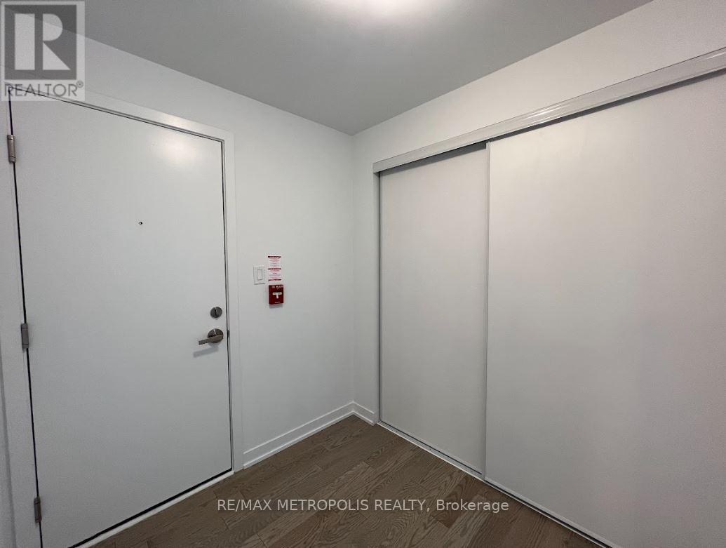 3 - 8 Marquette Avenue, Toronto, Ontario  M6A 0E1 - Photo 11 - C12450751