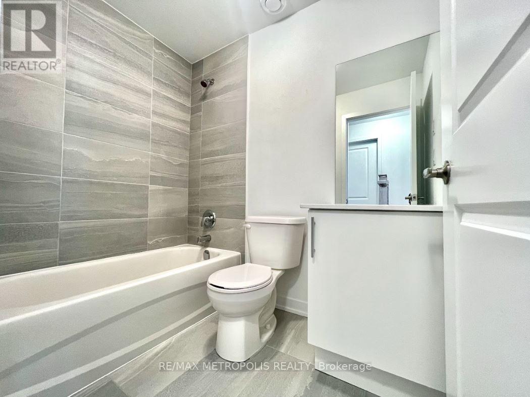 3 - 8 Marquette Avenue, Toronto, Ontario  M6A 0E1 - Photo 6 - C12450751