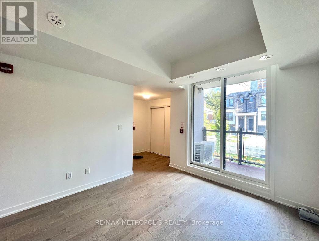 3 - 8 Marquette Avenue, Toronto, Ontario  M6A 0E1 - Photo 7 - C12450751