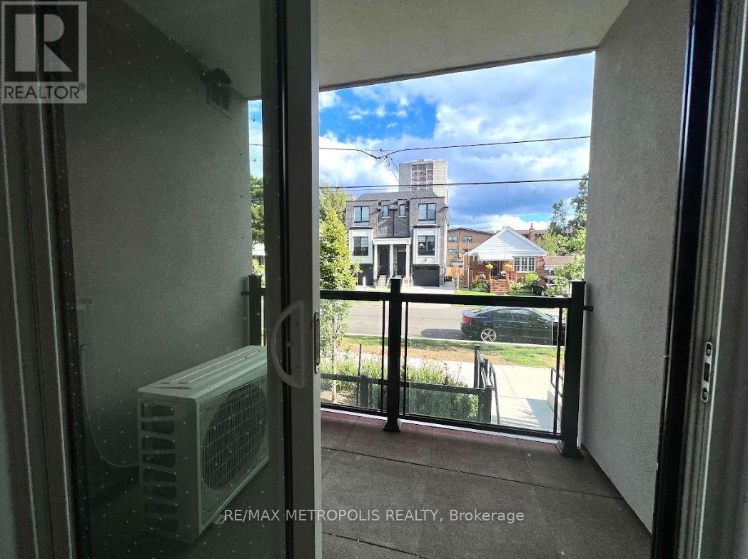 3 - 8 Marquette Avenue, Toronto, Ontario  M6A 0E1 - Photo 8 - C12450751