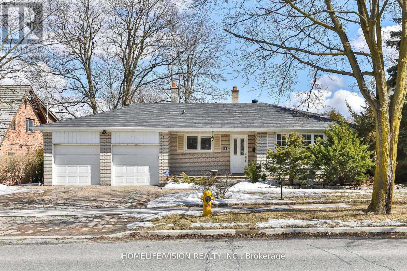 111 BANNATYNE DRIVE, Toronto, Ontario