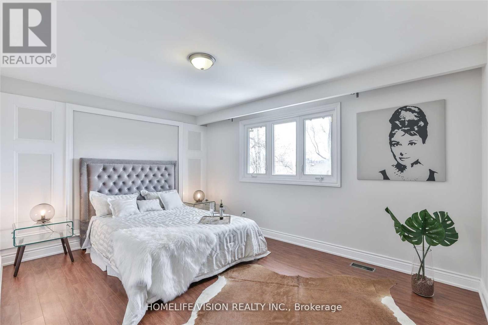 111 Bannatyne Drive, Toronto, Ontario  M2L 2P5 - Photo 10 - C12450777