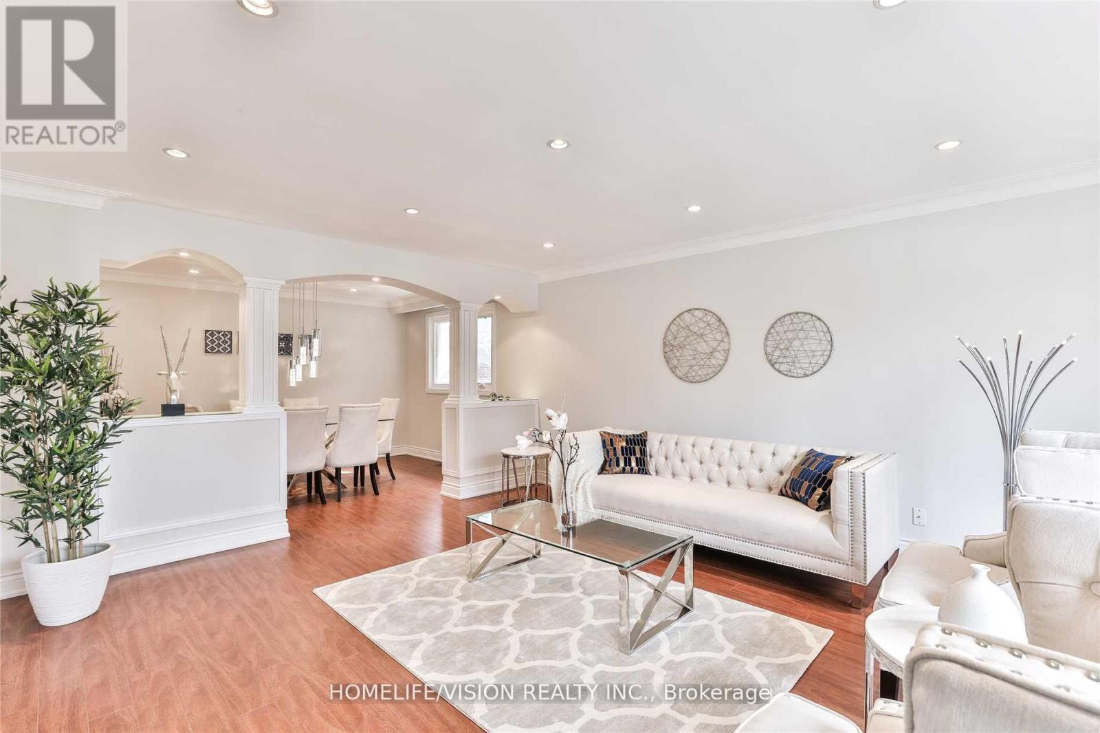 111 Bannatyne Drive, Toronto, Ontario  M2L 2P5 - Photo 11 - C12450777