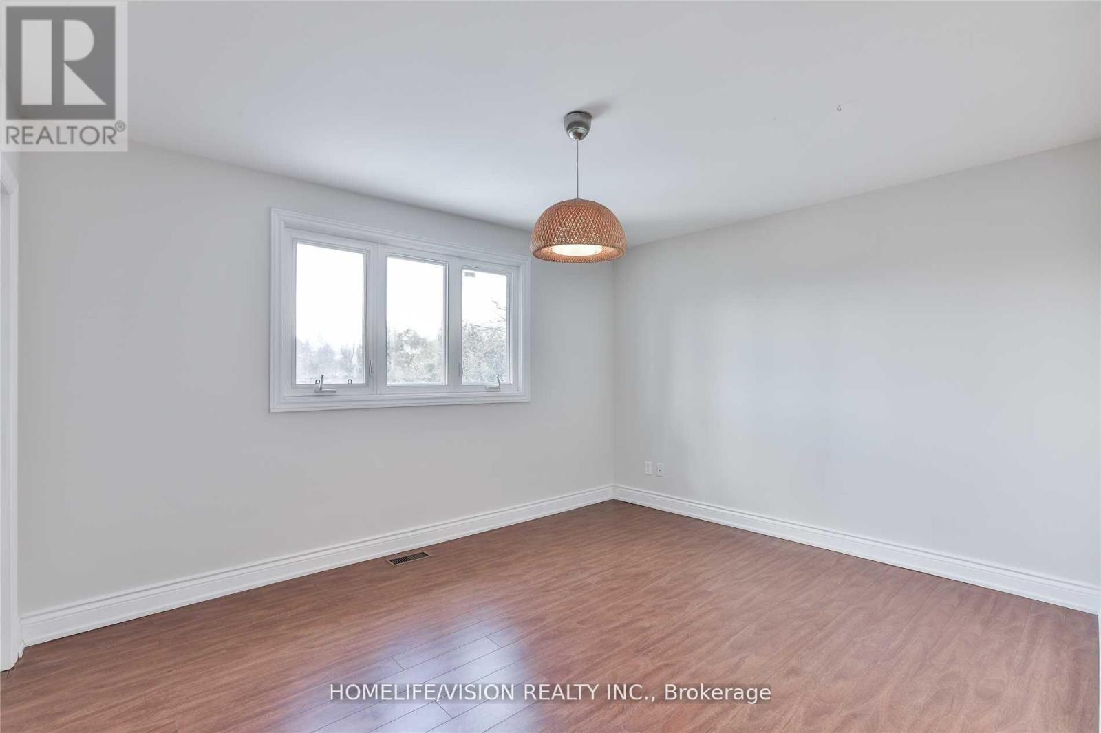111 Bannatyne Drive, Toronto, Ontario  M2L 2P5 - Photo 16 - C12450777