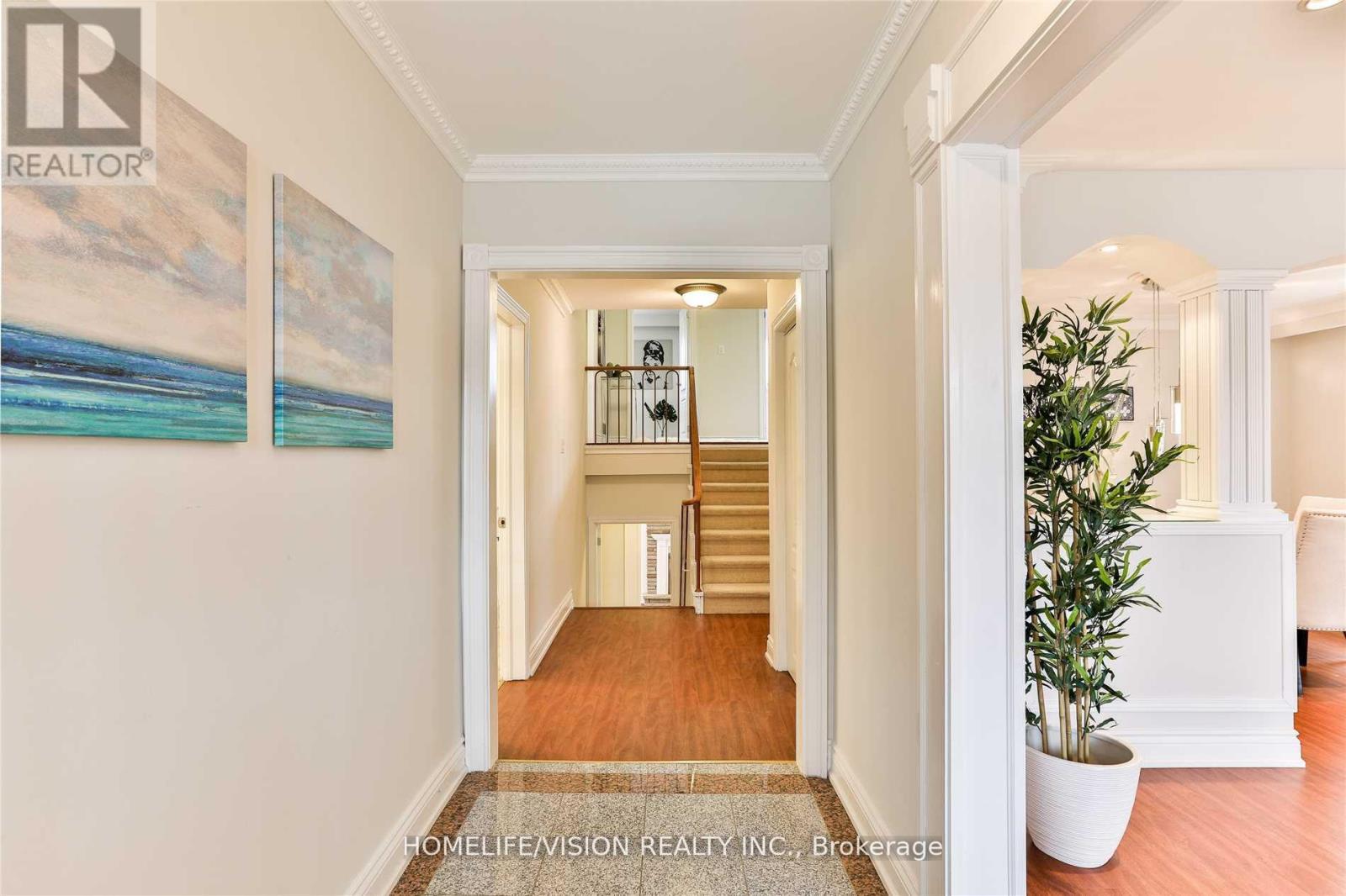 111 Bannatyne Drive, Toronto, Ontario  M2L 2P5 - Photo 2 - C12450777
