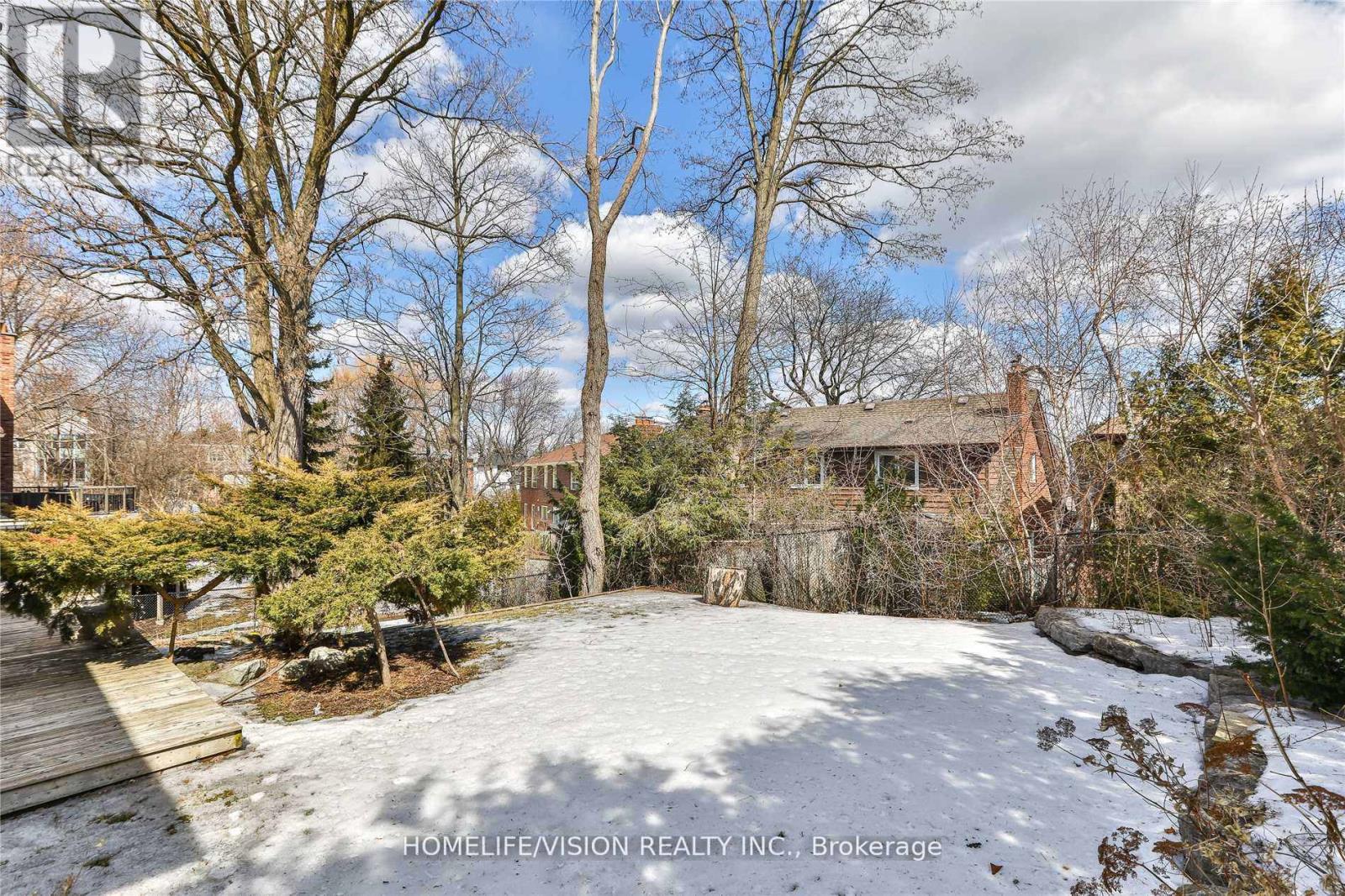 111 Bannatyne Drive, Toronto, Ontario  M2L 2P5 - Photo 20 - C12450777