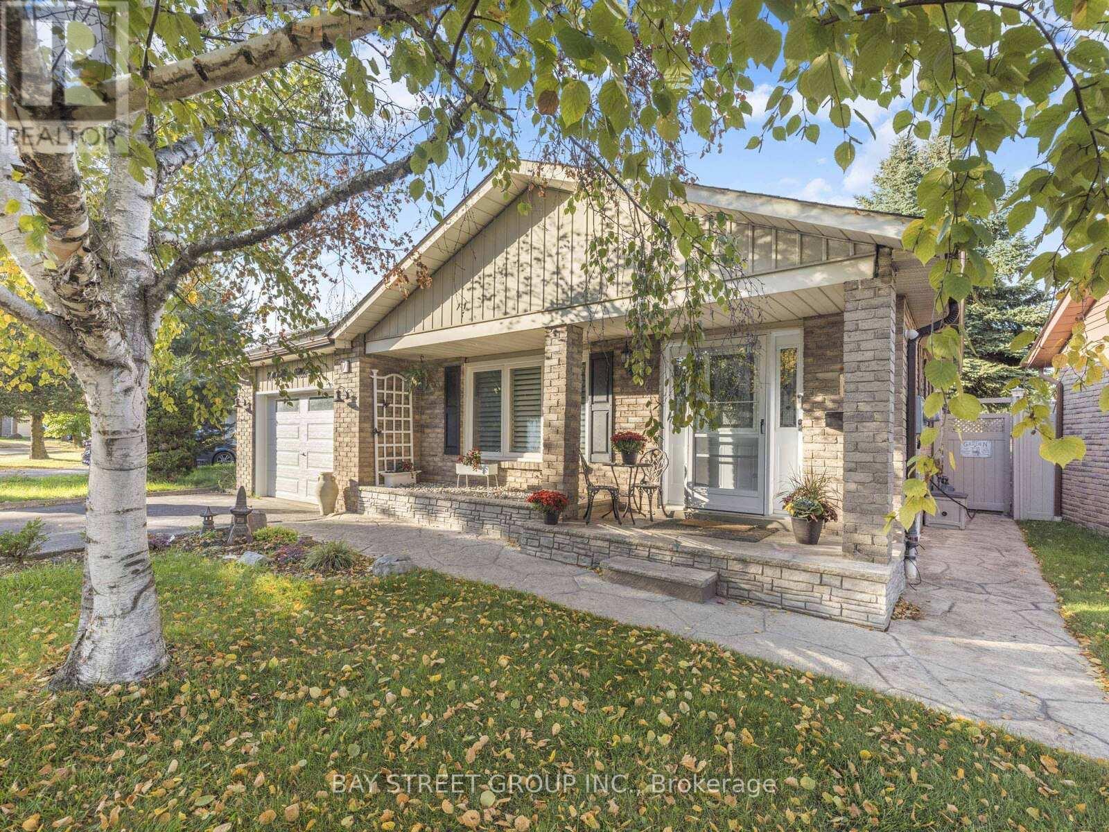 7 WHISTLING HILLS DRIVE, Toronto, Ontario
