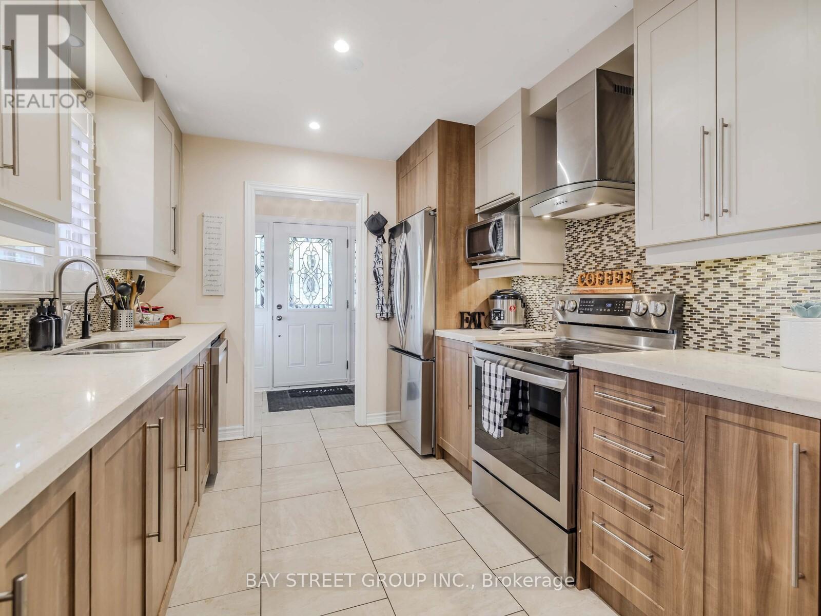 7 Whistling Hills Drive, Toronto, Ontario  M1V 2B6 - Photo 4 - E12450744