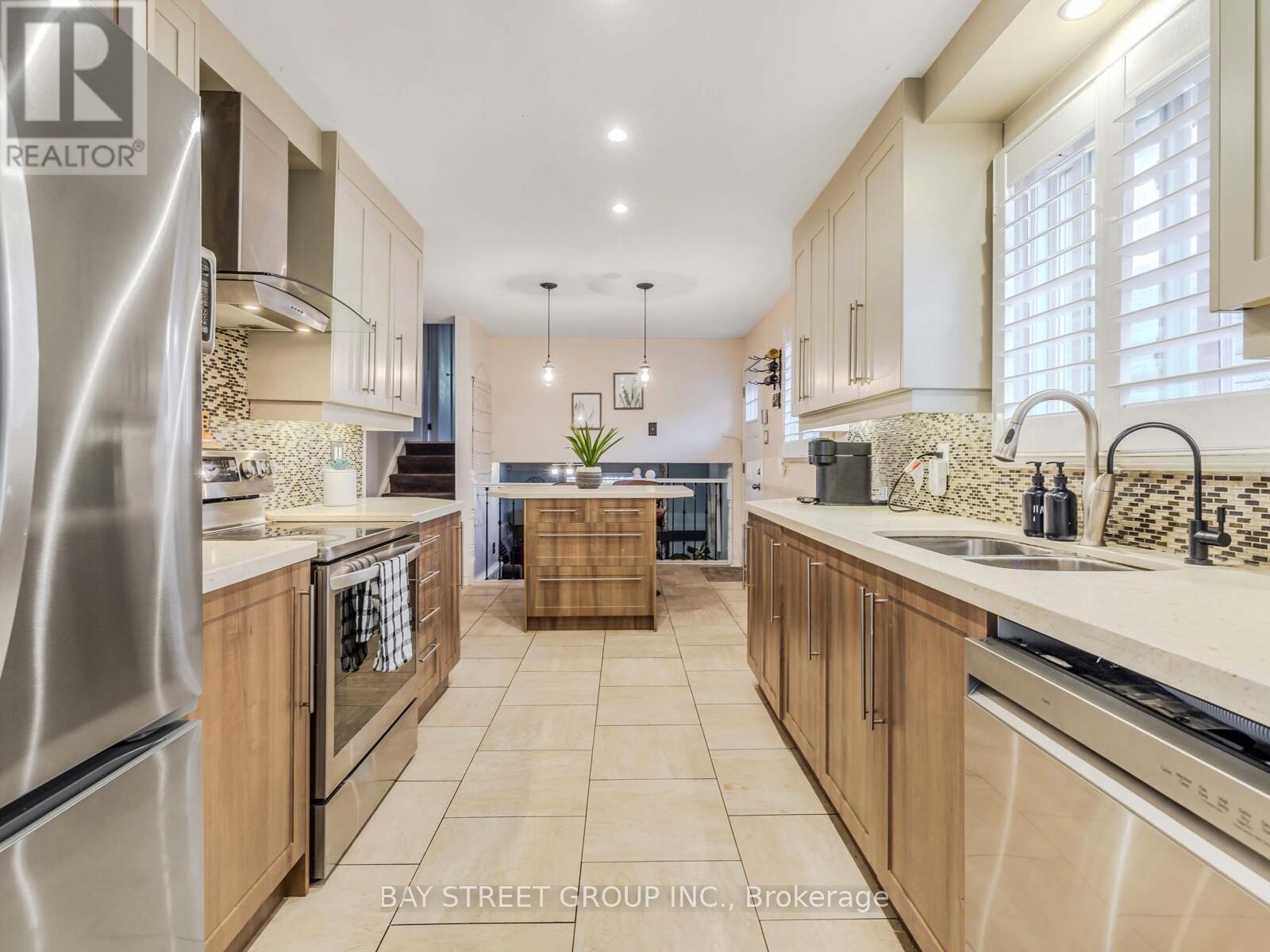 7 Whistling Hills Drive, Toronto, Ontario  M1V 2B6 - Photo 5 - E12450744