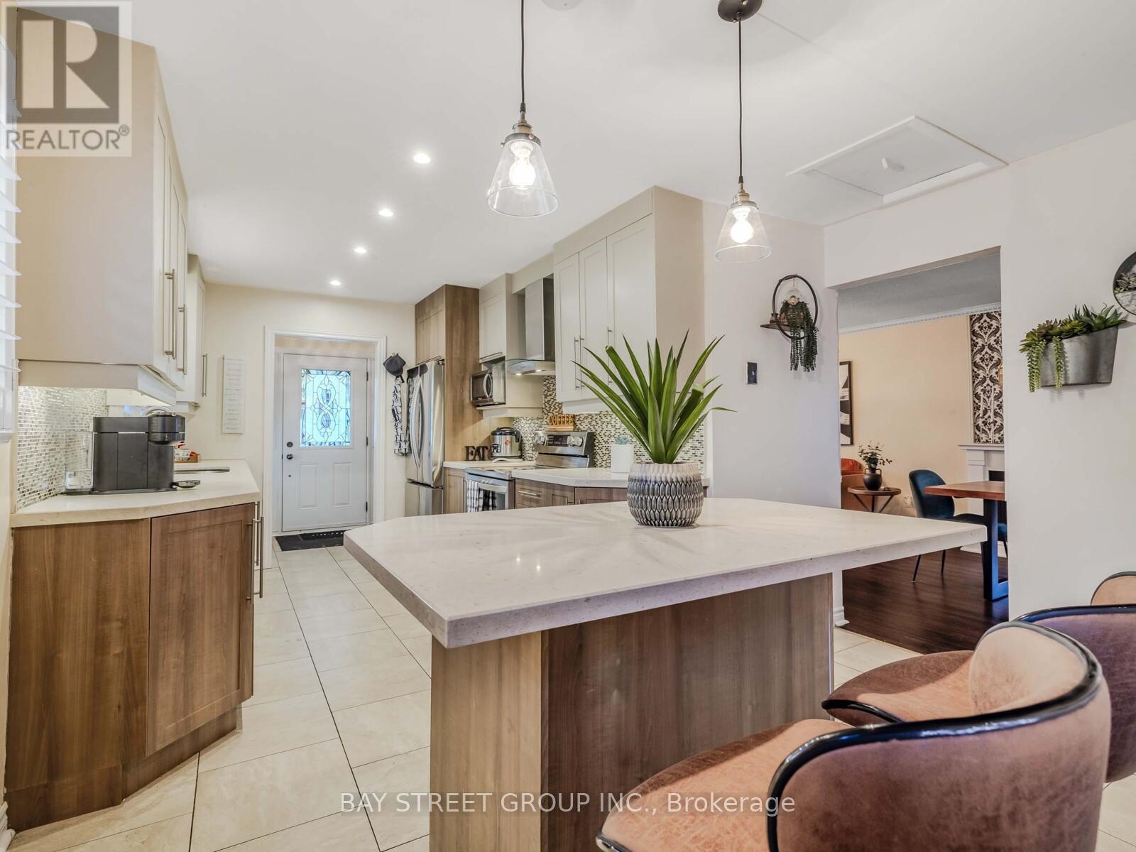 7 Whistling Hills Drive, Toronto, Ontario  M1V 2B6 - Photo 6 - E12450744