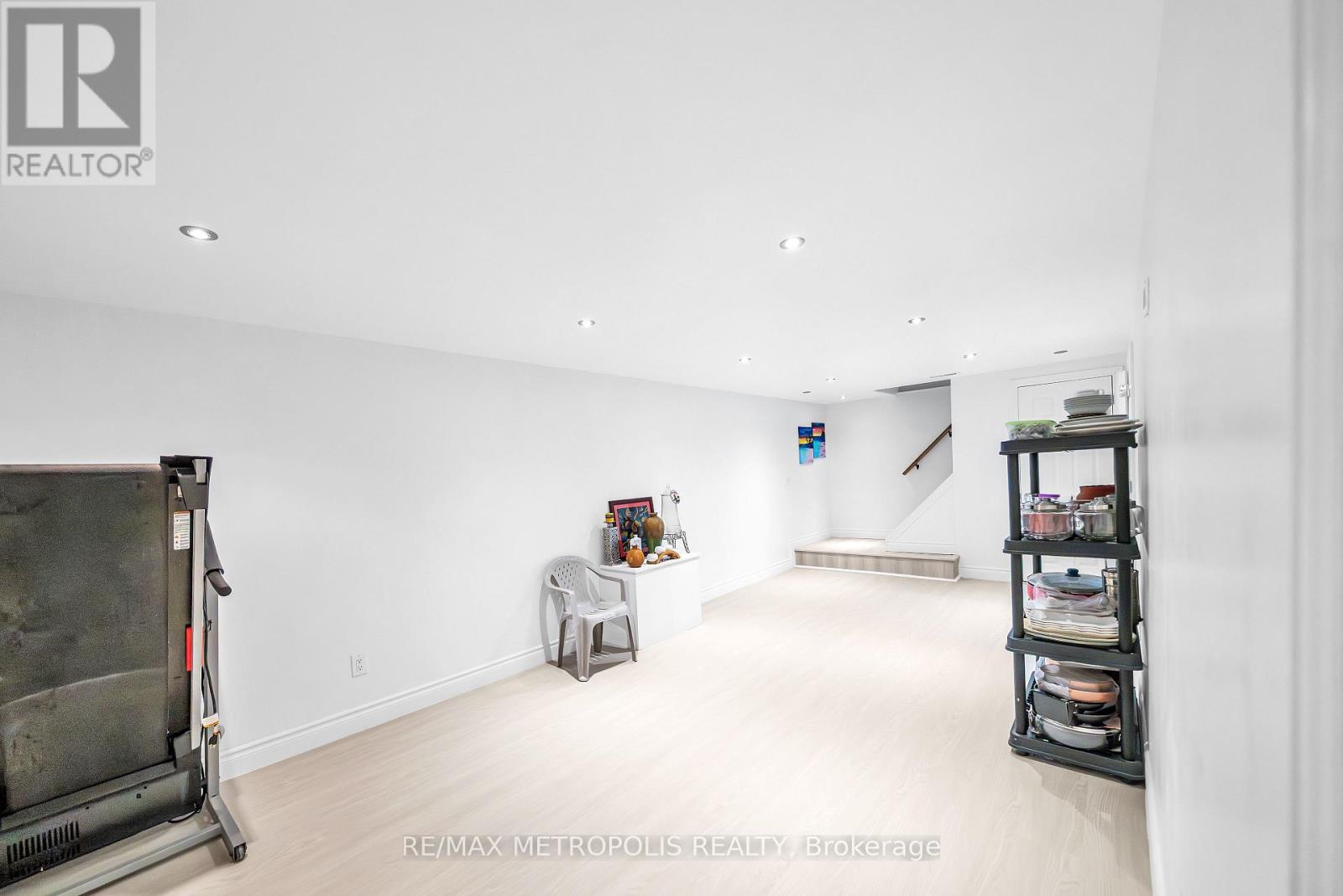 Basement - 834 Sanok Drive, Pickering, Ontario  L1W 2R2 - Photo 4 - E12450762