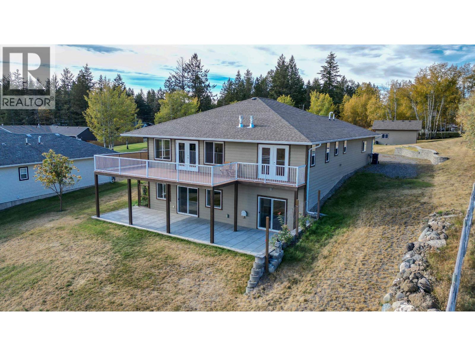 5072 Block Drive, 108 Mile Ranch, British Columbia  V0K 2Z0 - Photo 3 - R3052159
