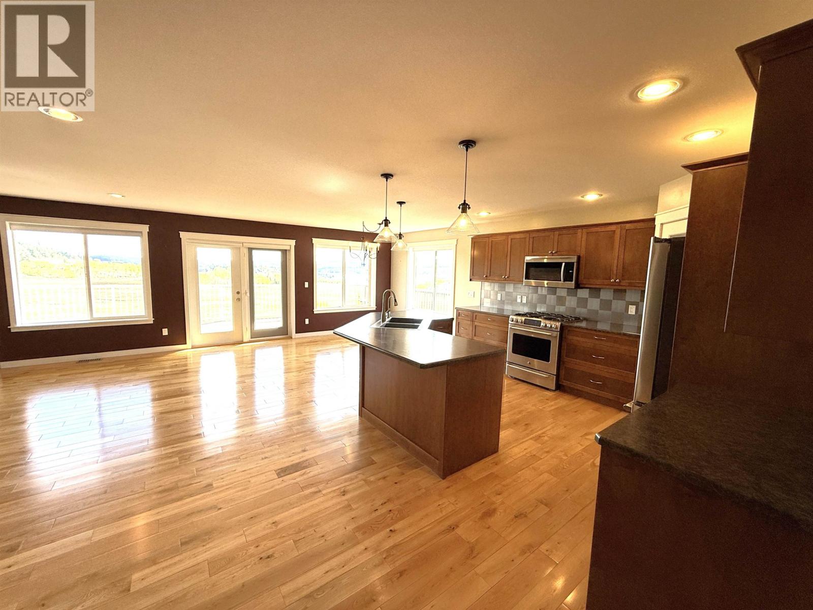 5072 Block Drive, 108 Mile Ranch, British Columbia  V0K 2Z0 - Photo 12 - R3052159