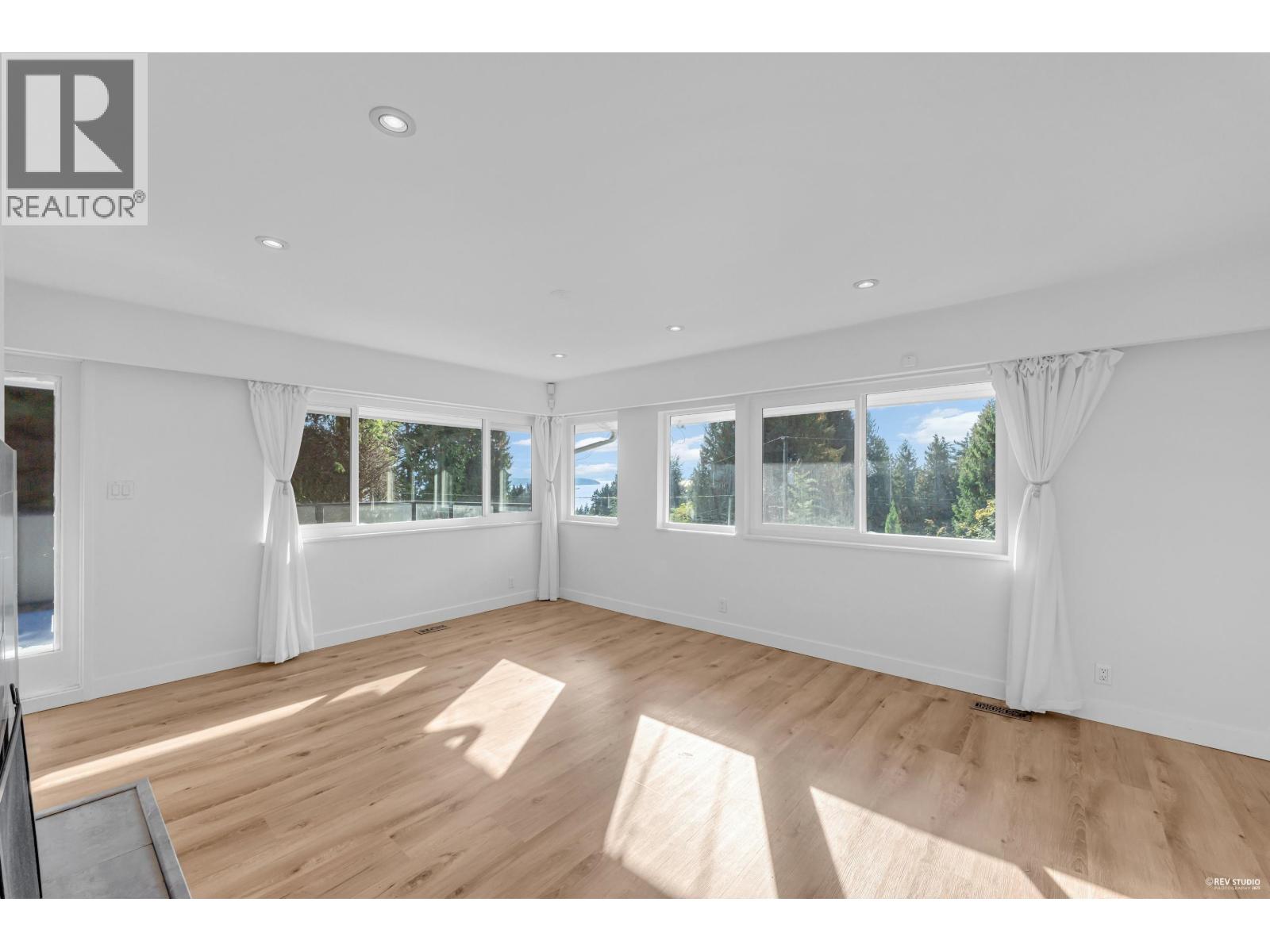 1910 27th Street, West Vancouver, British Columbia  V7V 4L2 - Photo 18 - R3030236