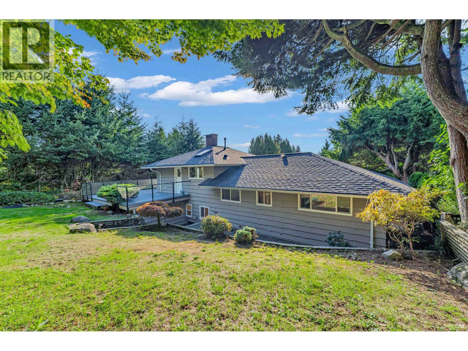 1910 27th Street, West Vancouver, British Columbia  V7V 4L2 - Photo 2 - R3030236