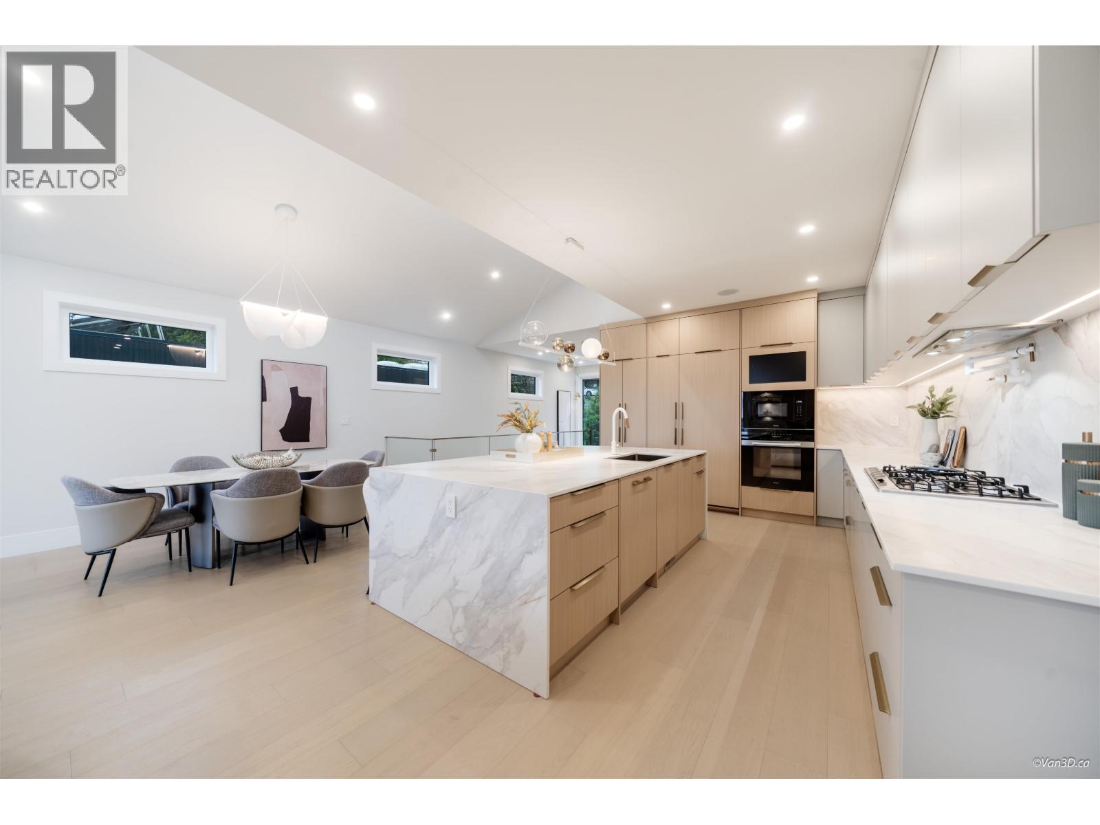 971 Adderley Street, North Vancouver, British Columbia  V7L 1T2 - Photo 10 - R3056418