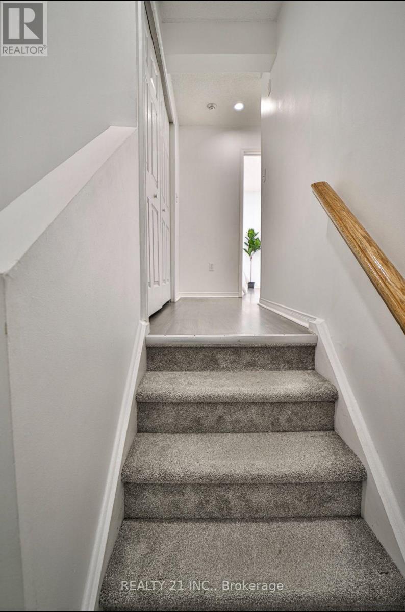 1036 - 75 Weldrick Road E, Richmond Hill, Ontario  L4C 0H9 - Photo 17 - N12450738