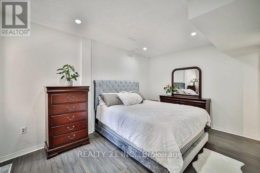 1036 - 75 Weldrick Road E, Richmond Hill, Ontario  L4C 0H9 - Photo 18 - N12450738