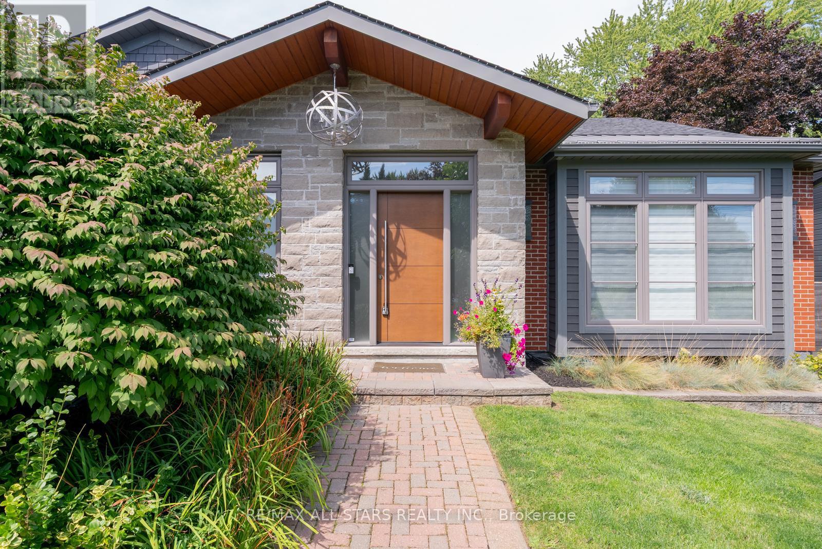 85 Manitoba Street, Whitchurch-Stouffville, Ontario  L4A 4T3 - Photo 4 - N12450756