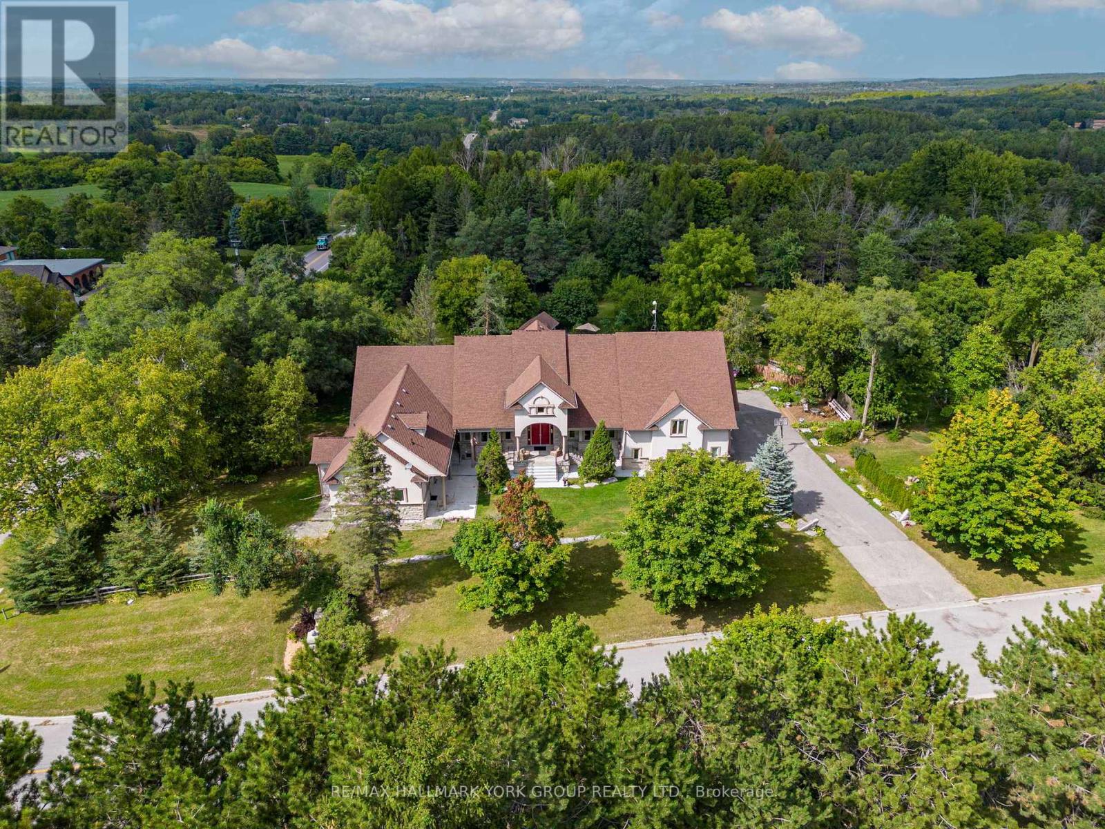 2 KINGSWOOD DRIVE, King, Ontario