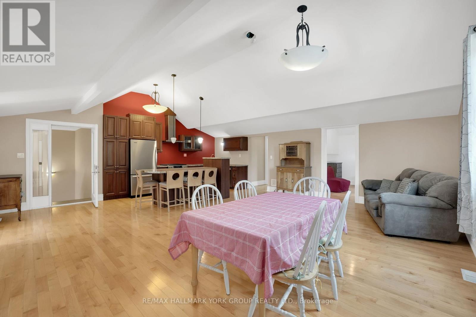 2 Kingswood Drive, King, Ontario  L7B 1K8 - Photo 23 - N12450770