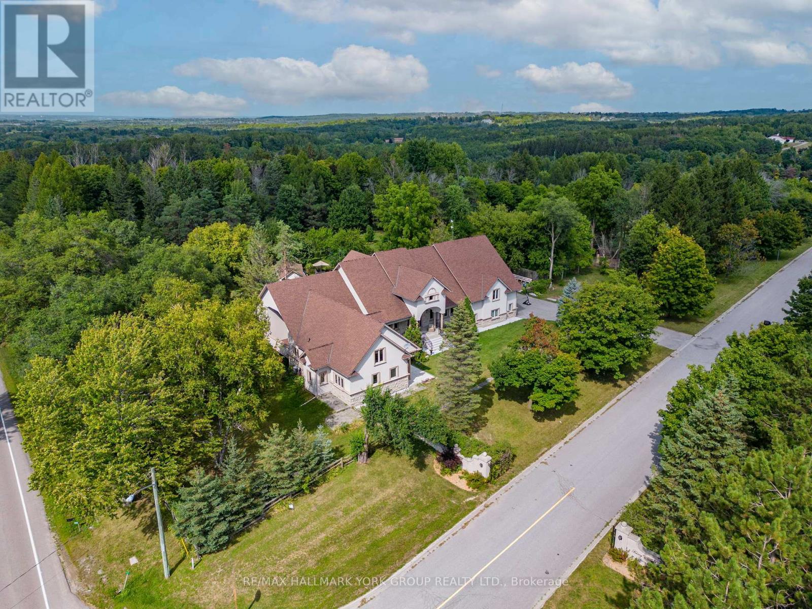 2 Kingswood Drive, King, Ontario  L7B 1K8 - Photo 3 - N12450770