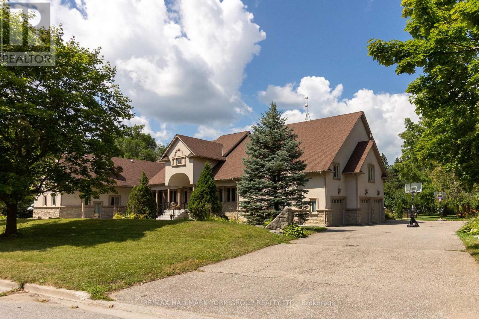 2 Kingswood Drive, King, Ontario  L7B 1K8 - Photo 6 - N12450770