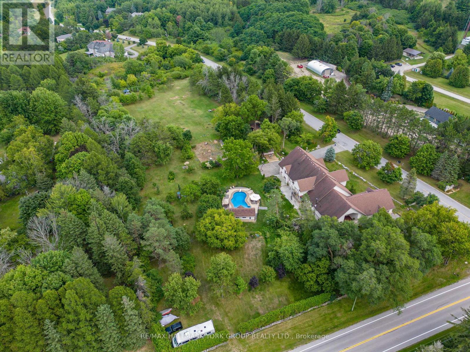 2 Kingswood Drive, King, Ontario  L7B 1K8 - Photo 8 - N12450770