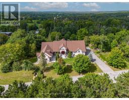 2 Kingswood Drive, King (King City), Ca