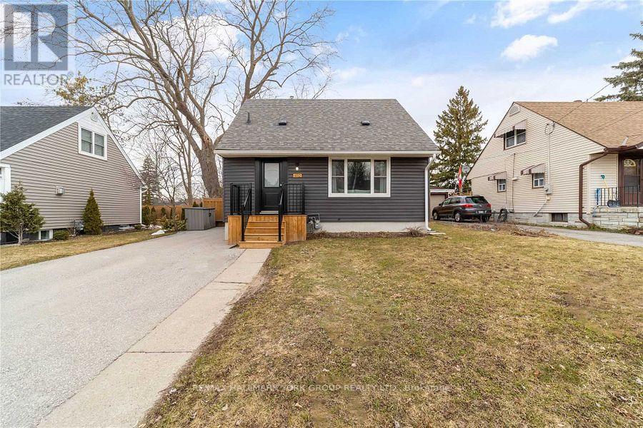 102 GUNN STREET, Barrie, Ontario