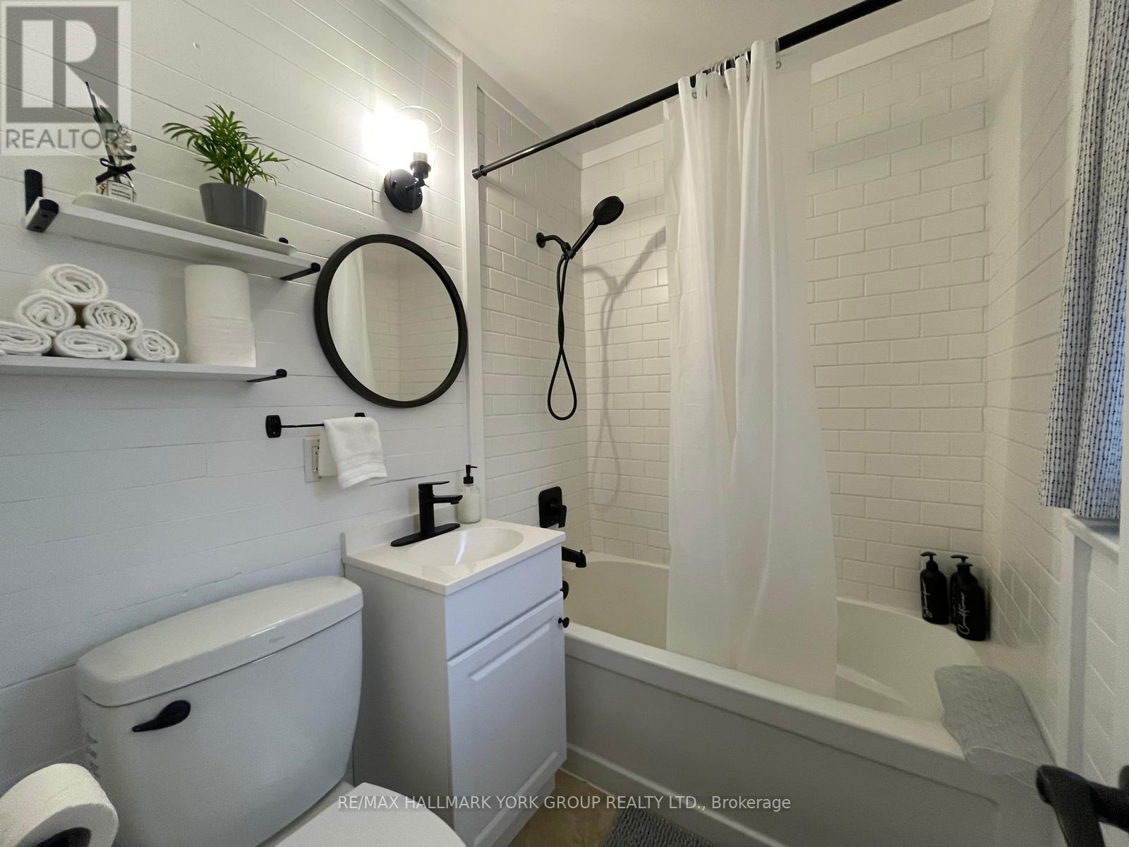 102 Gunn Street, Barrie, Ontario  L4M 2H5 - Photo 17 - S12450778
