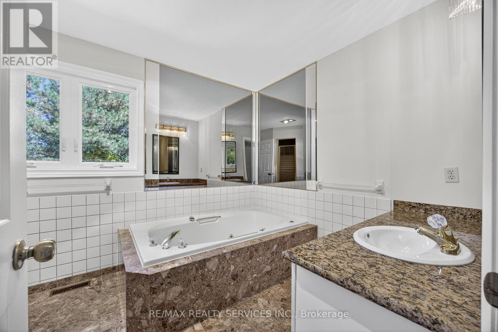 43 Mccort Drive, Caledon, Ontario  L7K 0B4 - Photo 19 - W12450728